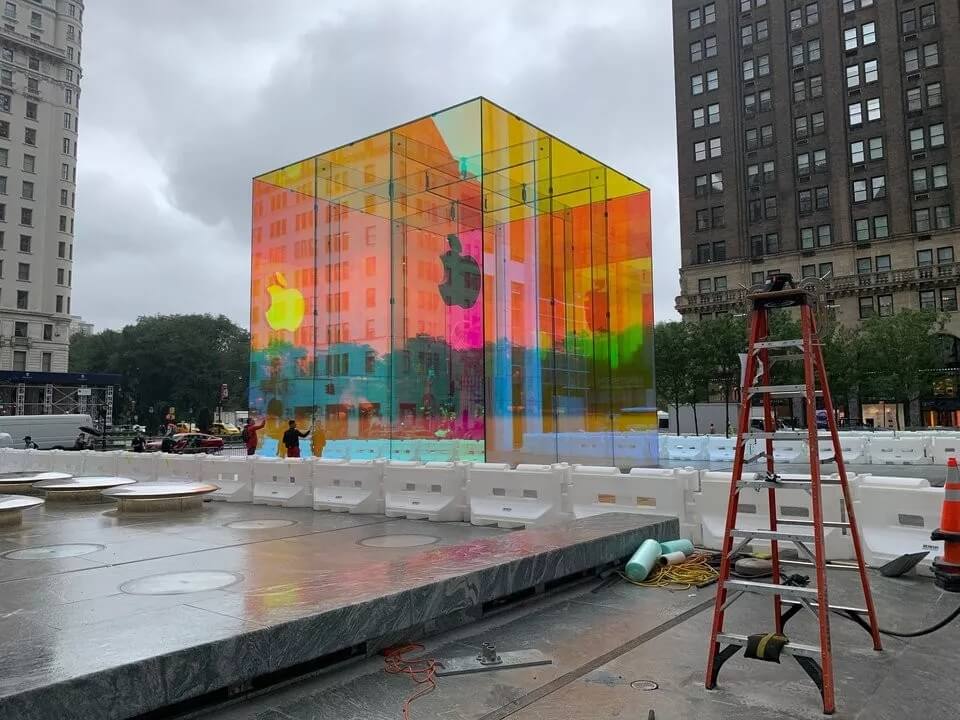 這一次，蘋果店讓大家「性高潮」了！網(wǎng)友：在紐約大道升起彩虹！